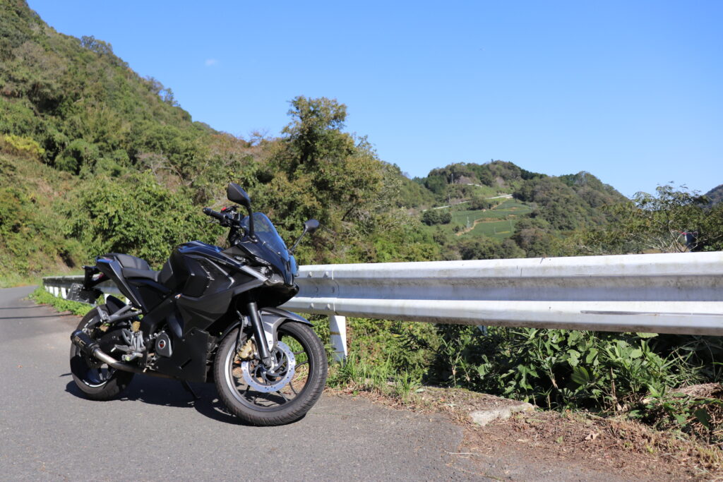 BAJAJ　パルサー